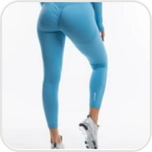 ECHT Scrunch Arise Leggings